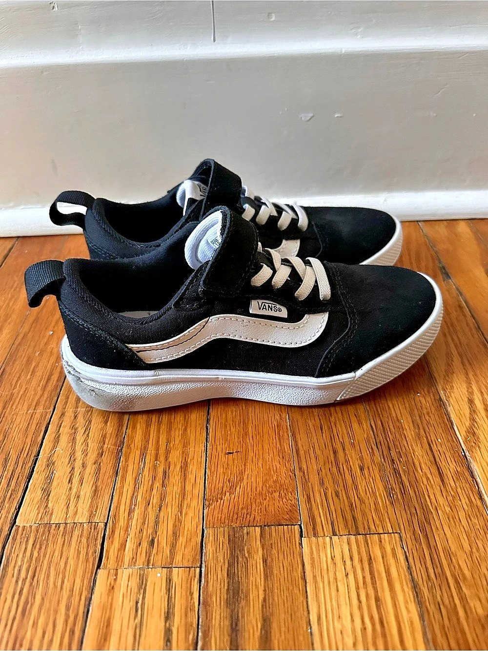 Vans Kids UltraRange RapidWeld Sneakers Black & White